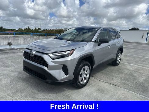 Used 2025 Toyota RAV4 LE image 20