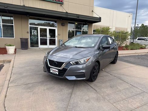 Used 2021 Nissan Versa S FWD image 2