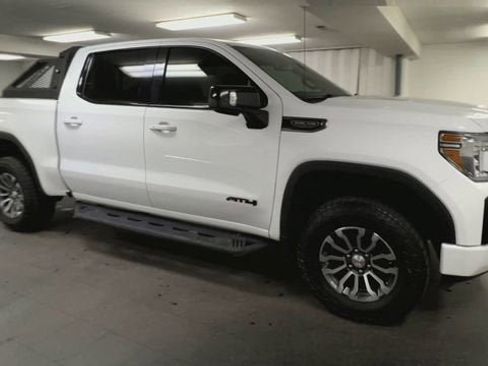 Used 2020 GMC Sierra 1500 AT4 w/ AT4 Premium Package image 2