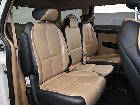 Used 2016 Kia Sedona SX Limited image 52