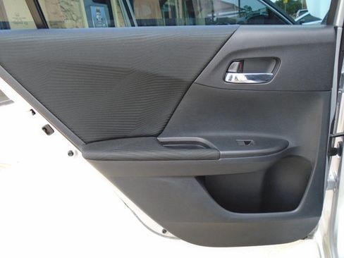 Used 2014 Honda Accord LX image 29