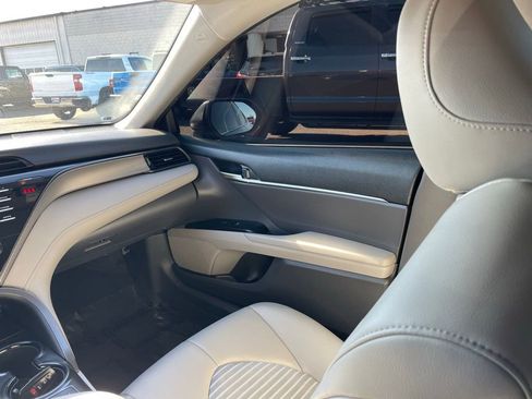 Used 2020 Toyota Camry SE image 23