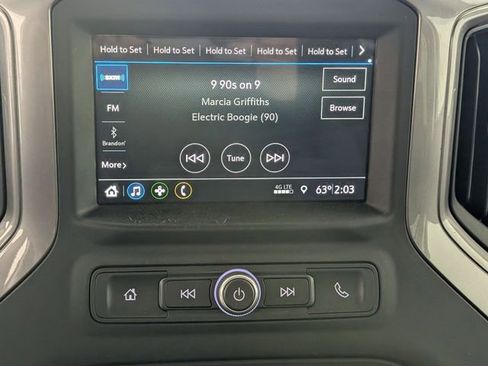 Used 2019 Chevrolet Silverado 1500 Custom Trail Boss w/ Custom Convenience Package image 18