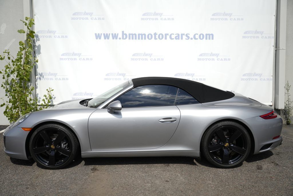 Used 2017 Porsche 911 Carrera RWD image 9