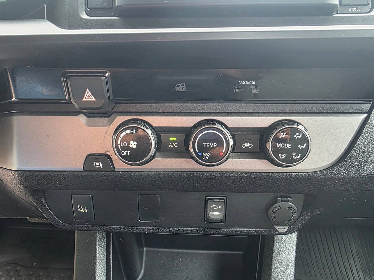 Used 2016 Toyota Tacoma SR w/ SR Convenience Package RWD image 22