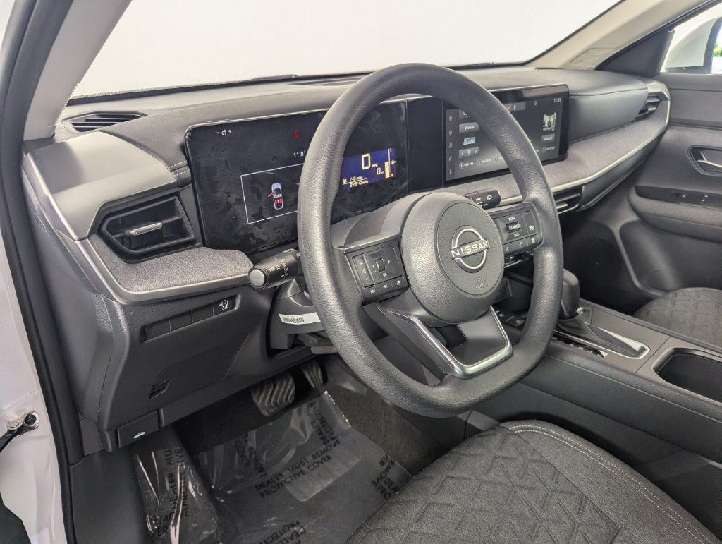 Used 2025 Nissan Kicks SV FWD image 12