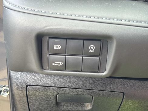 Used 2023 Toyota Highlander XSE FWD image 21