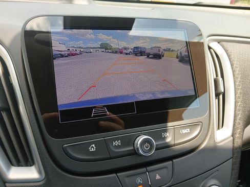 Used 2025 Chevrolet Malibu LT FWD image 26