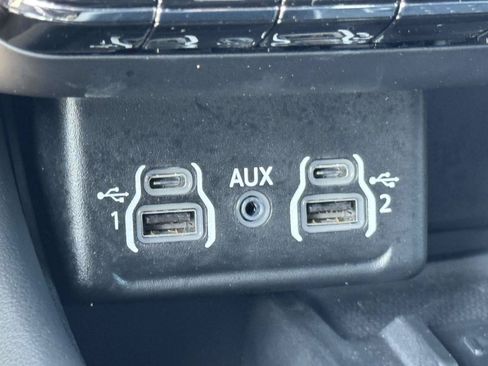 Used 2025 Dodge Durango GT AWD/4WD image 8