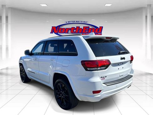 Used 2022 Jeep Grand Cherokee Laredo X AWD/4WD image 5