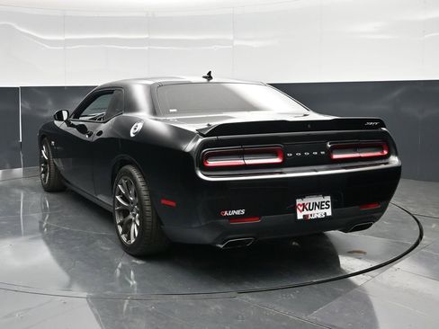 Used 2016 Dodge Challenger SRT w/ Technology Group RWD image 14