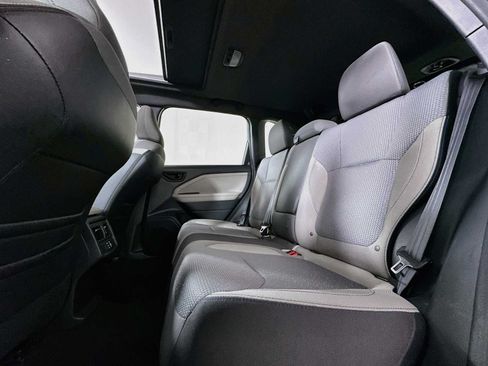 Certified 2025 Subaru Forester Premium AWD/4WD image 22