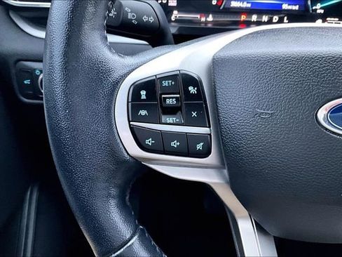 Used 2022 Ford Explorer XLT w/ Equipment Group 202A image 13