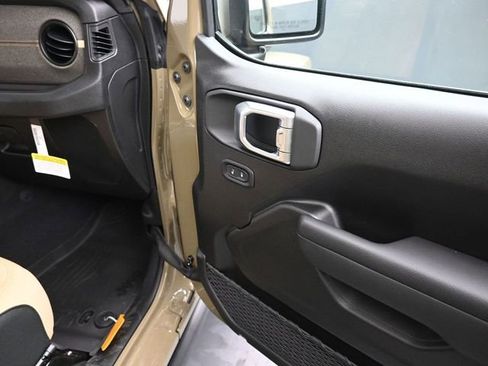 New 2026 Jeep Gladiator Willys AWD/4WD image 22