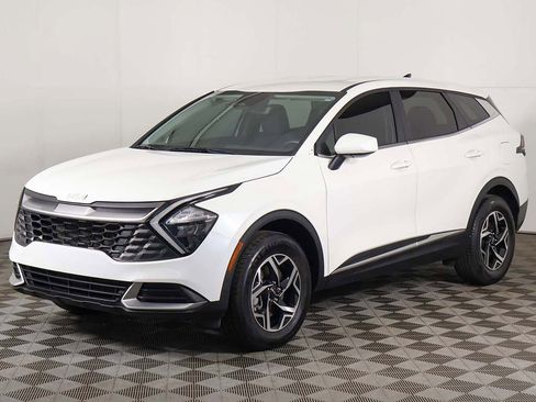 Used 2023 Kia Sportage LX image 7