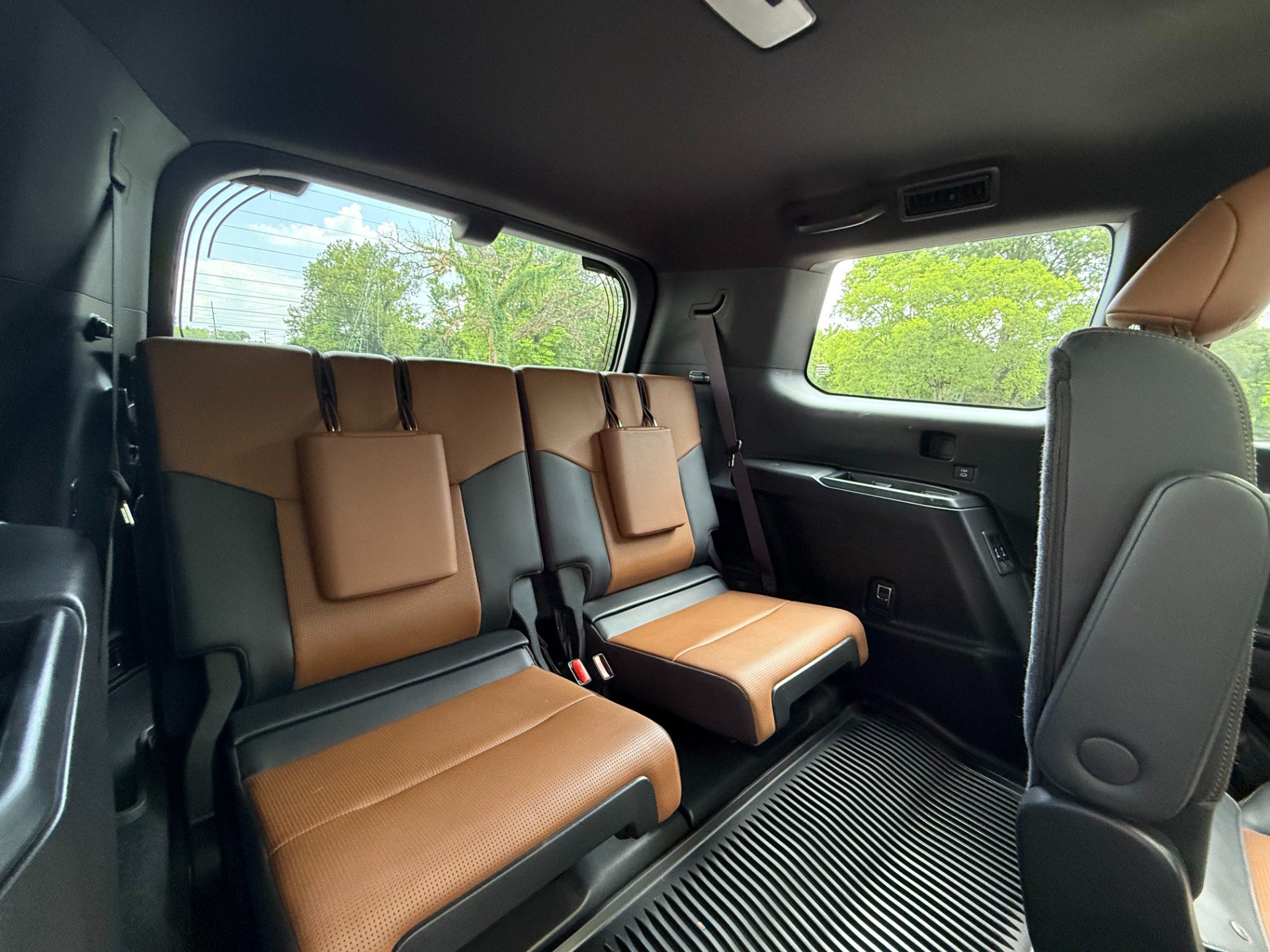 Used 2025 Lexus GX 550 w/ Accessory Package (2T) AWD/4WD image 22