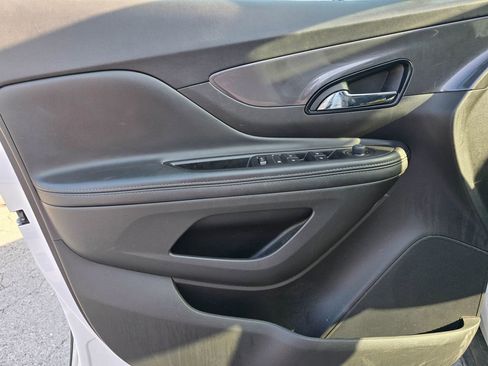 Used 2021 Buick Encore Preferred w/ Safety Package image 8