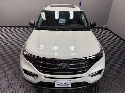 Used 2022 Ford Explorer XLT w/ Equipment Group 202A AWD/4WD image 5