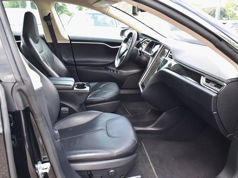 Used 2013 Tesla Model S RWD image 16
