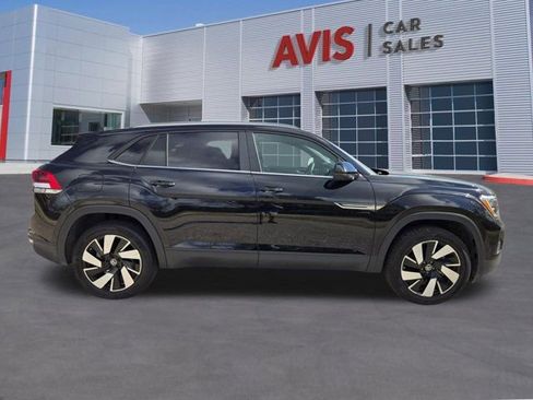 Used 2025 Volkswagen Atlas Cross Sport SE image 5