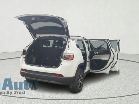 Used 2024 Jeep Compass Limited AWD/4WD image 15