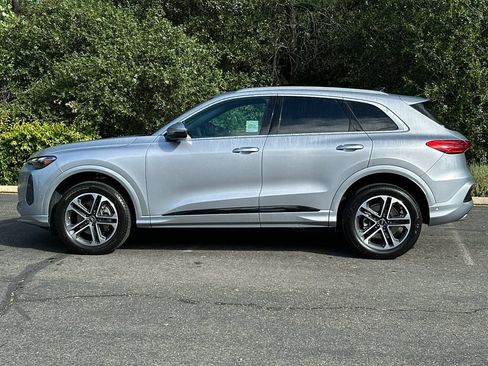 Certified 2025 Audi Q5 Premium w/ Convenience Package AWD/4WD image 10