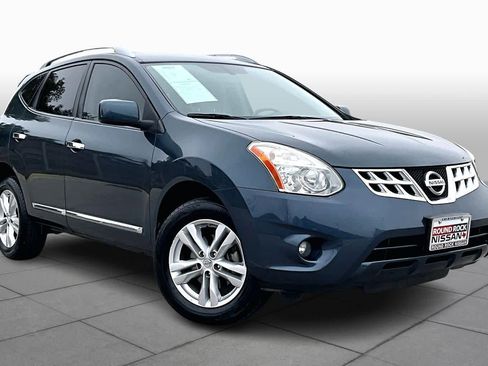 Used 2013 Nissan Rogue SV w/ Premium Pkg image 2