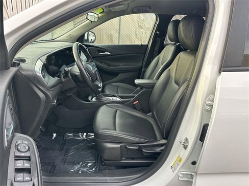 Used 2024 Buick Encore GX Sport Touring image 17