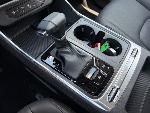 New 2027 Kia Carnival SX w/ Dark Edition Package FWD image 15