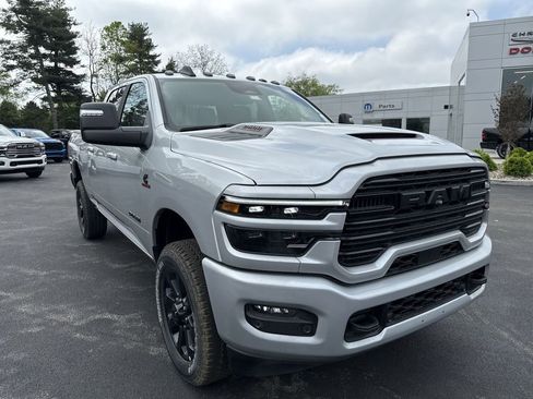 New 2026 RAM 2500 Laramie AWD/4WD image 15