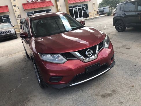 Used 2015 Nissan Rogue S image 1