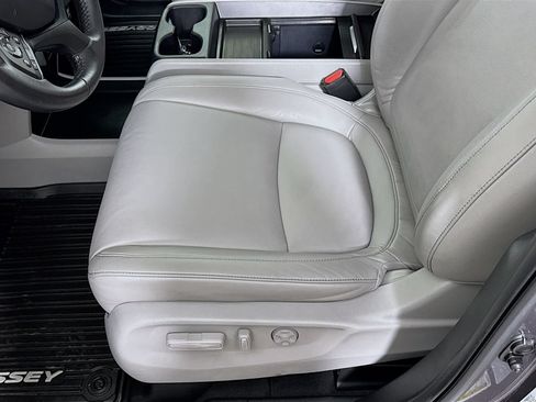 Used 2023 Honda Odyssey EX-L image 18