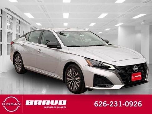 New 2026 Nissan Altima 2.5 SV FWD image 1