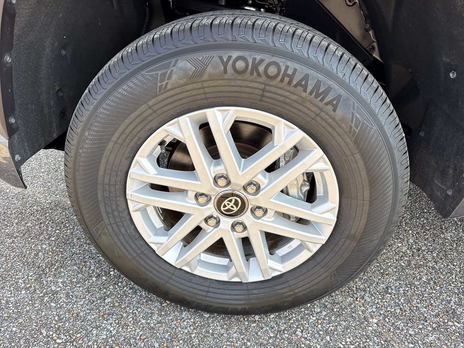 Used 2026 Toyota Tundra SR5 AWD/4WD image 10