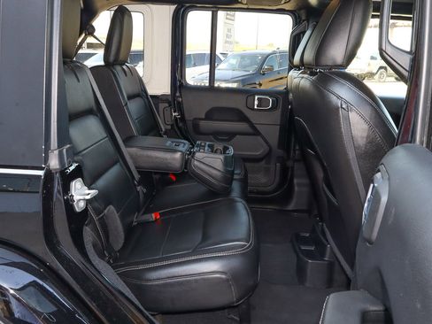 Used 2021 Jeep Wrangler Unlimited Sahara image 28