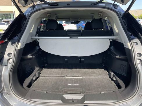 Used 2020 Nissan Rogue SV image 26