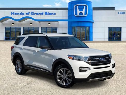 Used 2023 Ford Explorer XLT w/ Equipment Group 202A AWD/4WD image 1