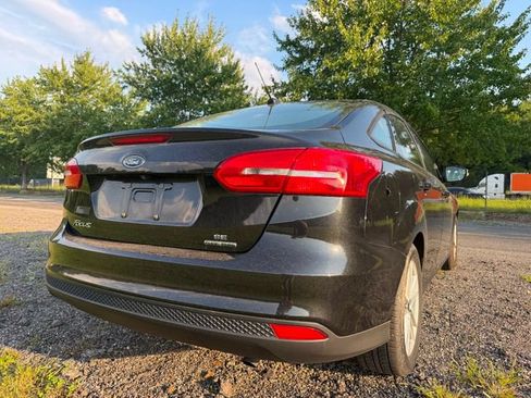 Used 2015 Ford Focus SE FWD image 4