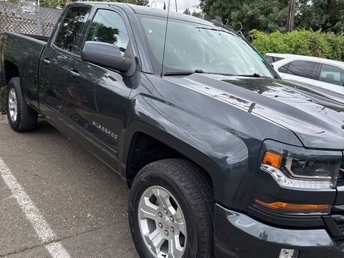 Used 2018 Chevrolet Silverado 1500 LT w/ All Star Edition image 4