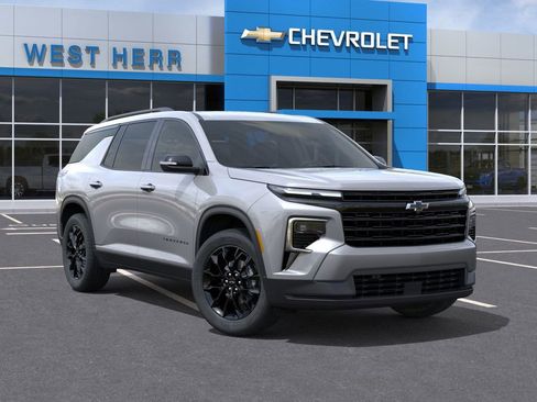 Used 2026 Chevrolet Traverse LT w/ Midnight/Sport Edition AWD/4WD image 8