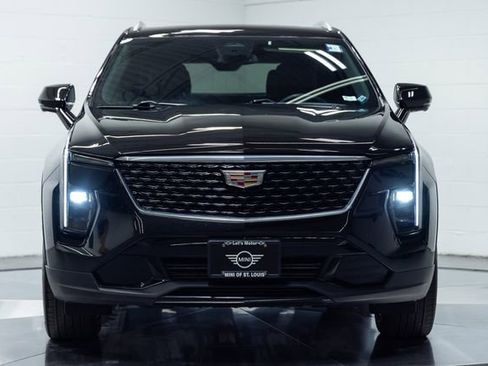Used 2025 Cadillac XT4 Premium Luxury image 5