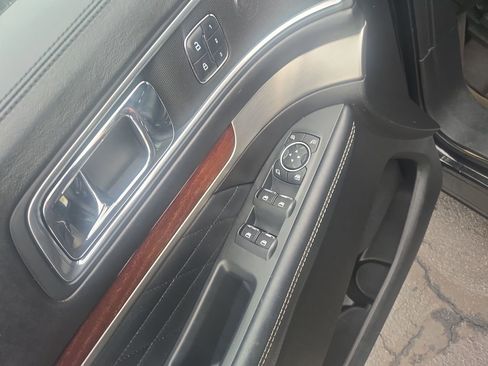 Used 2017 Ford Explorer Platinum image 13