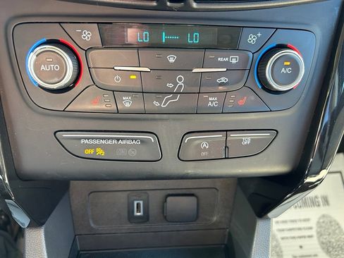 Used 2017 Ford Escape Titanium AWD/4WD image 25