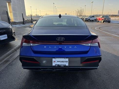 Used 2024 Hyundai Elantra SEL w/ Convenience Package image 38