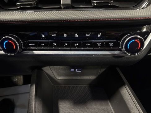 Used 2025 Chevrolet Equinox RS image 19