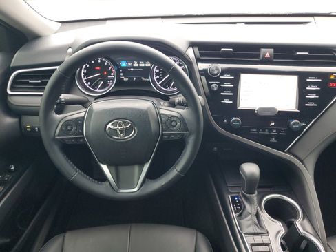 Used 2018 Toyota Camry L image 17