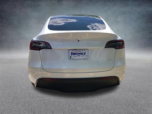 Used 2022 Tesla Model Y Long Range AWD/4WD image 10