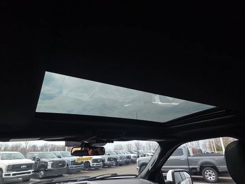 Used 2018 Ford F150 Raptor w/ Equipment Group 802A Luxury image 16