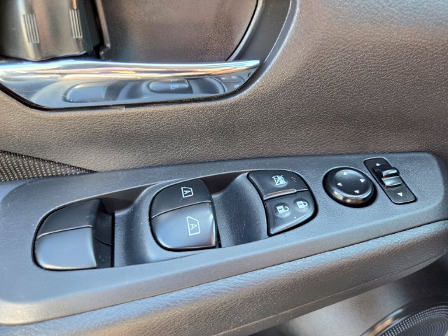 Used 2024 Nissan Kicks SV FWD image 37