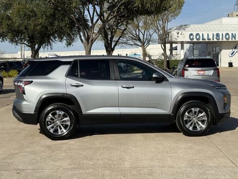 Certified 2025 Chevrolet Equinox LT image 3